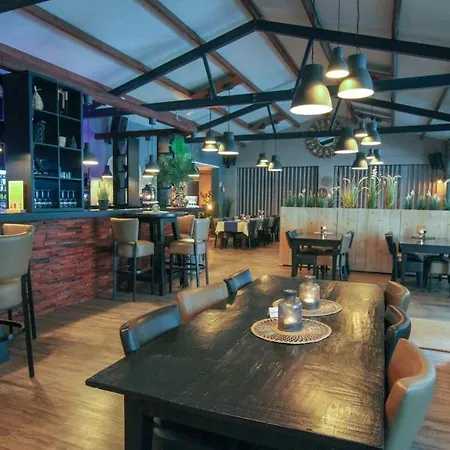 Spring Voor 6 Personen I De Heimolen Baarle-Nassau